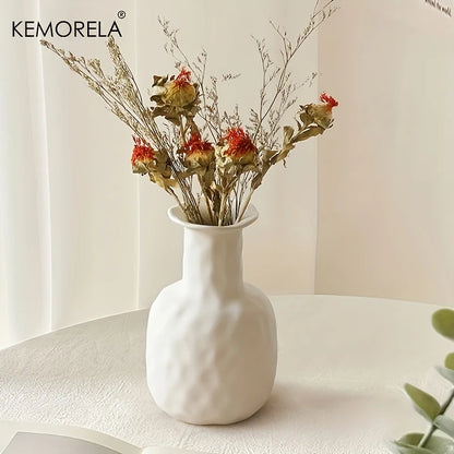 Elegant Hollow Circle Vase: Nordic Design for Home & Desktop