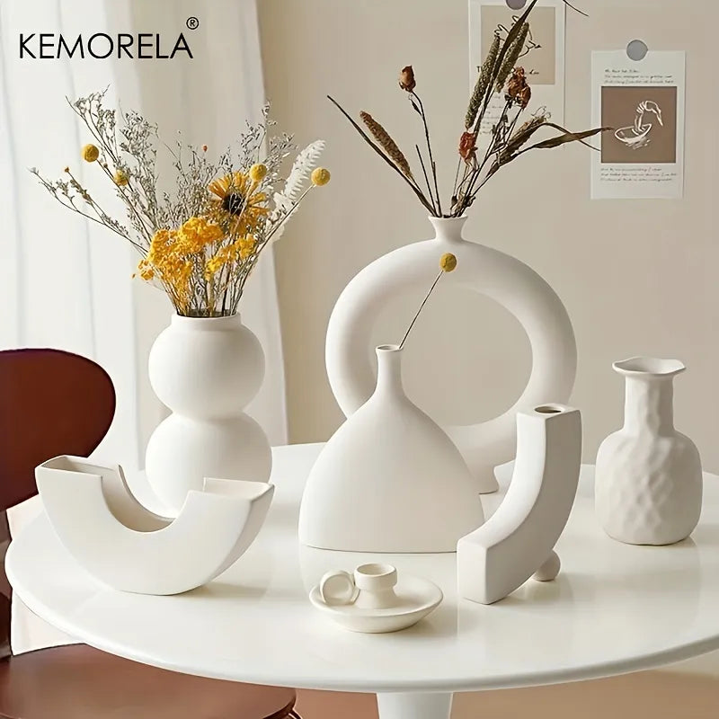 Elegant Hollow Circle Vase: Nordic Design for Home & Desktop